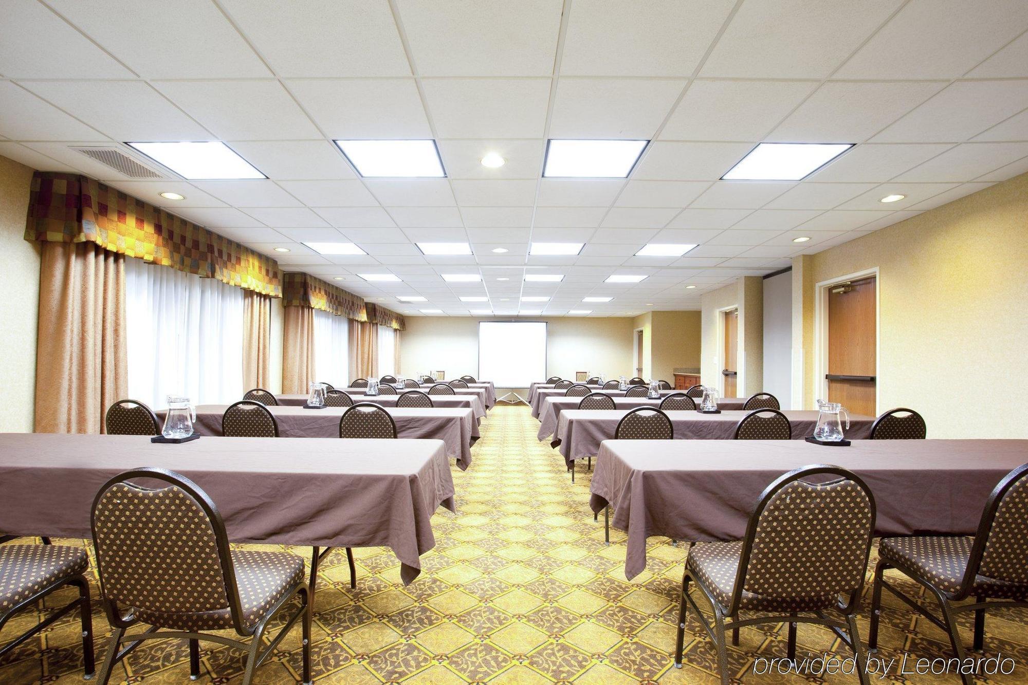 Holiday Inn Express Chicago Northwest-Vernon Hills By Ihg Facilități foto