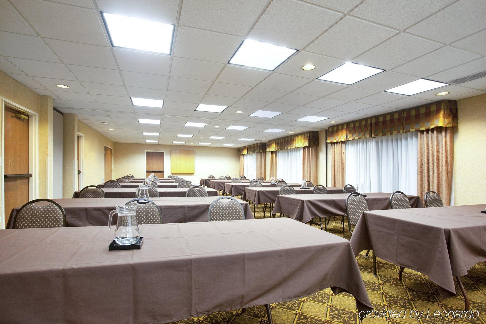 Holiday Inn Express Chicago Northwest-Vernon Hills By Ihg Facilități foto